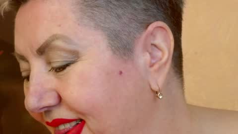 Snapshot of posh_lady chatting on December 10, 10:05 pm LADY POSH online show from December 10, 10:05 pm