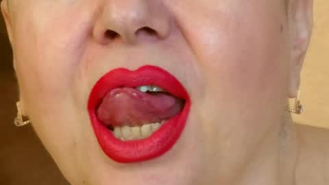 Snapshot of posh_lady chatting on December 27, 10:26 pm LADY POSH online show from December 27, 10:26 pm