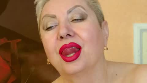 Snapshot of posh_lady chatting on February 14, 10:04 pm LADY POSH online show from February 14, 10:04 pm