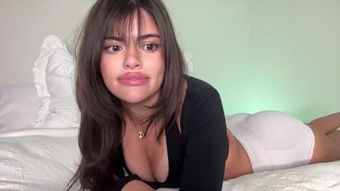Selena online show from February 20, 1:36 am