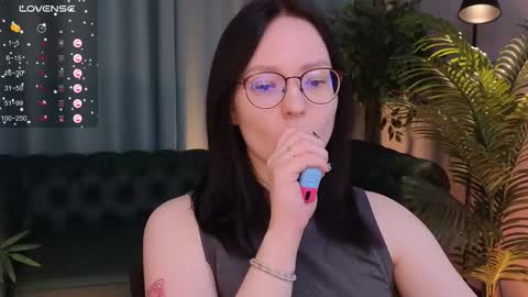 Robyn online show from September 15, 12:57 pm