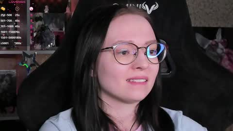 Robyn online show from April 18, 9:58 pm