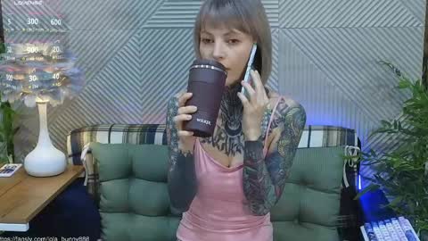 Lola online show from March 25, 5:22 am