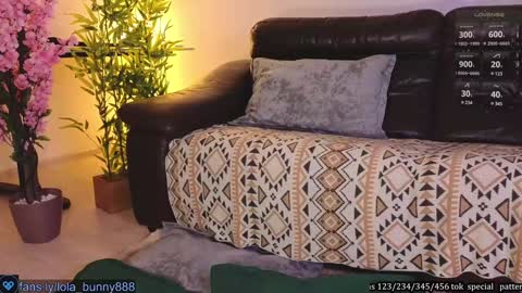 Snapshot of powerrr_ chatting on December 12, 7:52 am Lola online show from December 12, 7:52 am