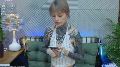 Lola online show from April 9, 6:19 am