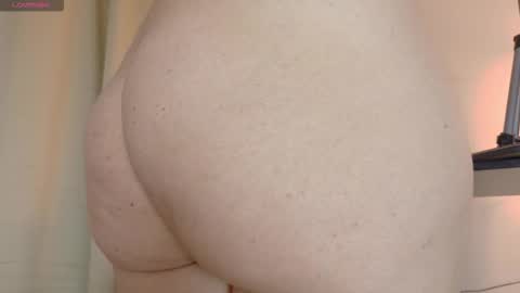 pprincesslaura online show from October 20, 8:01 pm