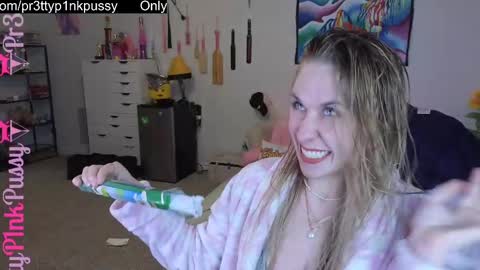 Snapshot of pr3ttyp1nkpussy chatting on February 16, 1:27 am Evangeline Eva Darling online show from February 16, 1:27 am