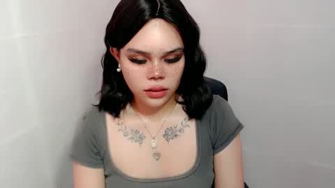 Snapshot of preciousangel69xxx chatting on December 6, 8:59 am MAXXINE online show from December 6, 8:59 am