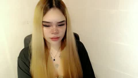 MAXXINE online show from February 4, 6:49 am