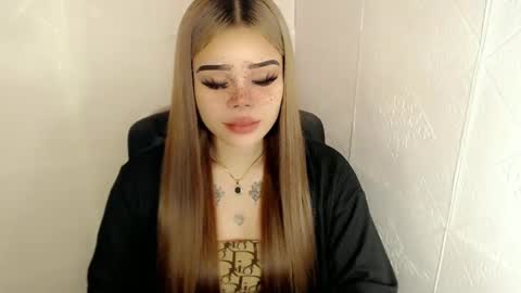 Snapshot of preciousangel69xxx chatting on March 6, 9:03 am MAXXINE online show from March 6, 9:03 am