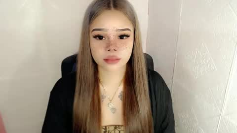 Snapshot of preciousangel69xxx chatting on February 16, 10:21 am MAXXINE online show from February 16, 10:21 am