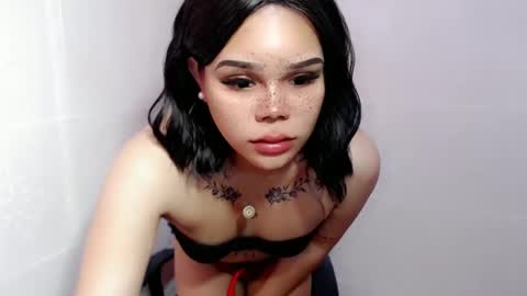 Snapshot of preciousangel69xxx chatting on January 20, 9:53 pm MAXXINE online show from January 20, 9:53 pm