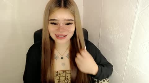 Snapshot of preciousangel69xxx chatting on March 11, 11:01 am MAXXINE online show from March 11, 11:01 am