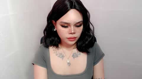Snapshot of preciousangel69xxx chatting on December 5, 8:55 am MAXXINE online show from December 5, 8:55 am