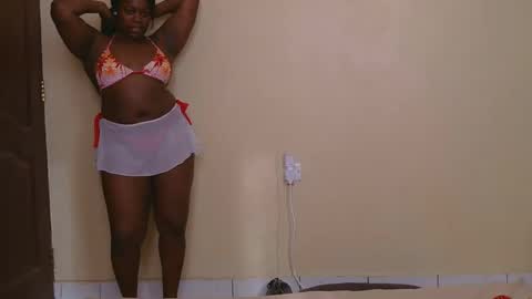 Snapshot of preetycookie chatting on February 27, 2:00 pm Lilly online show from February 27, 2:00 pm