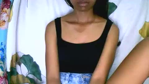 prettiethalia online show from December 20, 10:52 am