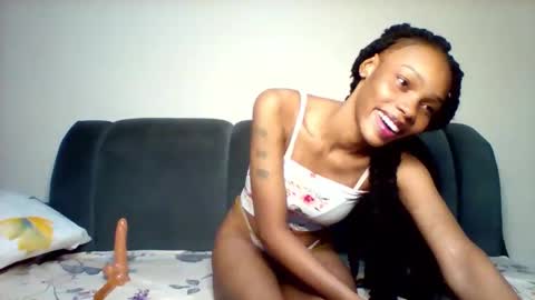 Snapshot of pretty253 chatting on November 1, 4:00 pm pretty253 online show from November 1, 4:00 pm