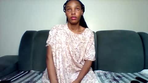 Snapshot of pretty253 chatting on October 9, 8:35 pm pretty253 online show from October 9, 8:35 pm