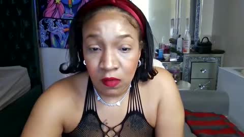 Yasmine pretty online show from January 3, 12:33 am