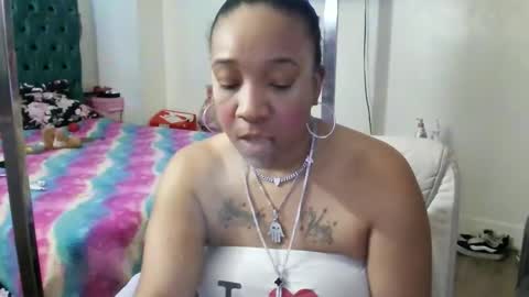 Yasmine pretty online show from January 10, 8:02 pm