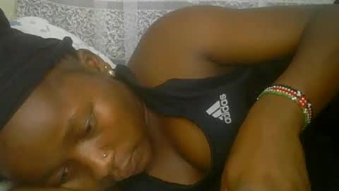 Snapshot of pretty_abella chatting on October 27, 10:37 pm abella online show from October 27, 10:37 pm