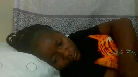 Snapshot of pretty_abella chatting on October 16, 1:08 am abella online show from October 16, 1:08 am