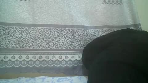 Snapshot of pretty_abella chatting on November 1, 9:13 am abella online show from November 1, 9:13 am