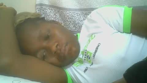 Snapshot of pretty_abella chatting on October 19, 7:43 am abella online show from October 19, 7:43 am