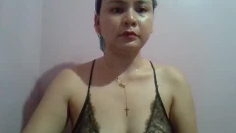 Snapshot of pretty_aimee chatting on November 1, 7:34 am pretty_aimee online show from November 1, 7:34 am