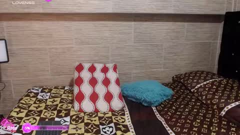 pretty_cristal22 online show from December 24, 11:33 pm