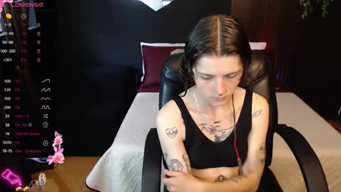 pretty_cristal22 online show from April 11, 11:58 am