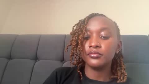 independent model online show from October 8, 11:58 am