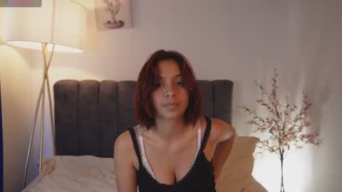 pretty_goddess online show from June 26, 7:37 pm