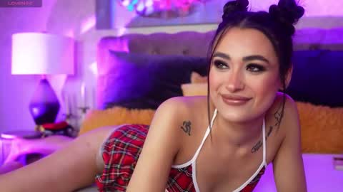 Snapshot of pretty_lia_ chatting on October 18, 4:15 am Lia online show from October 18, 4:15 am