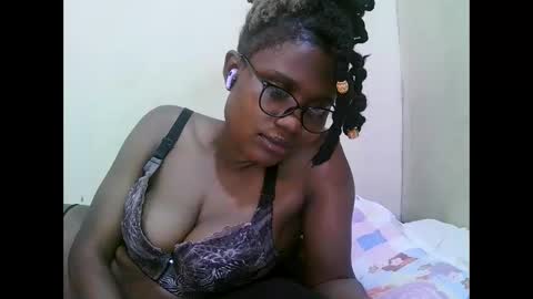 Snapshot of pretty_mellan chatting on January 28, 5:11 am pretty_mellan online show from January 28, 5:11 am
