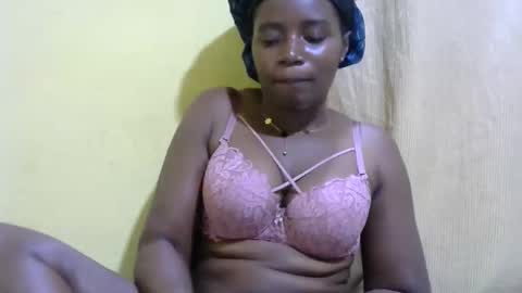 pretty_mishy online show from September 19, 11:15 pm