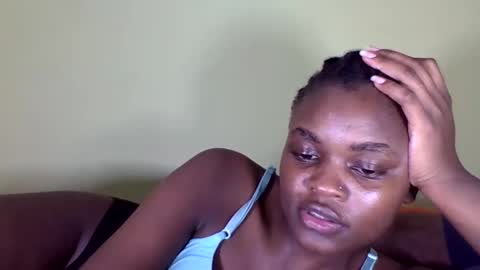 pretty_miya online show from December 17, 7:15 pm