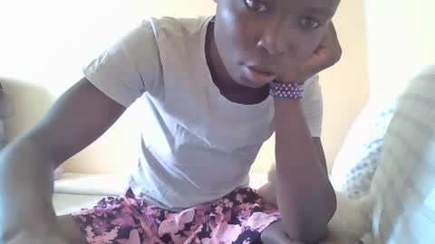 Snapshot of pretty_petite_ebony chatting on February 17, 1:11 pm pretty_petite_ebony online show from February 17, 1:11 pm