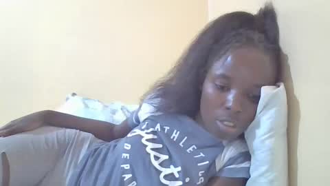 Snapshot of pretty_petite_ebony chatting on March 10, 4:46 pm pretty_petite_ebony online show from March 10, 4:46 pm