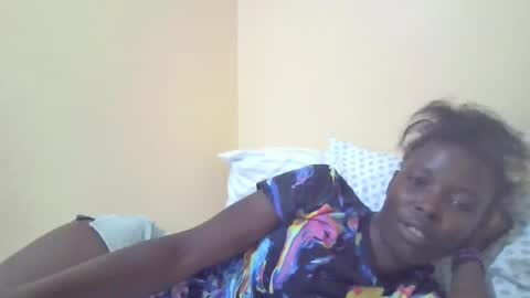 Snapshot of pretty_petite_ebony chatting on January 6, 9:54 pm pretty_petite_ebony online show from January 6, 9:54 pm