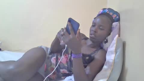 Snapshot of pretty_petite_ebony chatting on January 23, 7:07 pm pretty_petite_ebony online show from January 23, 7:07 pm