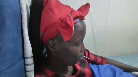 pretty_petite_ebony online show from March 13, 9:05 pm