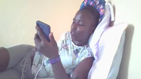 Snapshot of pretty_petite_ebony chatting on January 28, 7:11 am pretty_petite_ebony online show from January 28, 7:11 am
