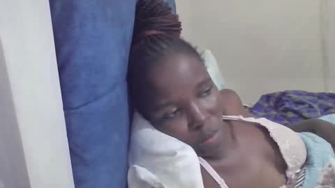 pretty_petite_ebony online show from April 18, 11:37 pm