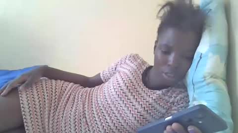 Snapshot of pretty_petite_ebony chatting on January 10, 7:35 am pretty_petite_ebony online show from January 10, 7:35 am