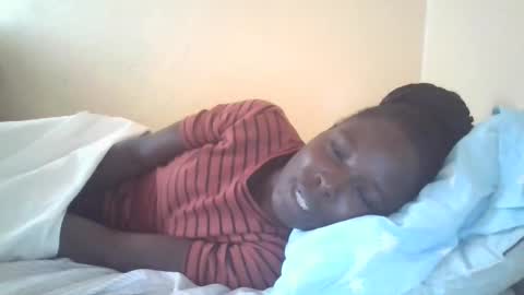 Snapshot of pretty_petite_ebony chatting on February 15, 8:33 am pretty_petite_ebony online show from February 15, 8:33 am