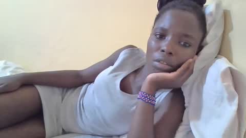 Snapshot of pretty_petite_ebony chatting on March 3, 6:20 am pretty_petite_ebony online show from March 3, 6:20 am