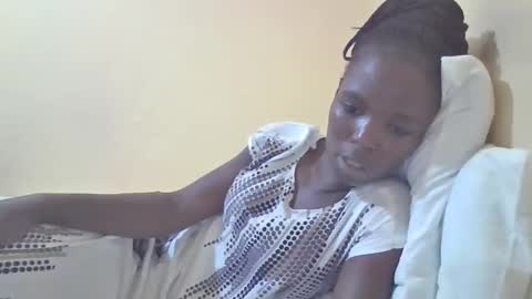 Snapshot of pretty_petite_ebony chatting on January 26, 1:15 pm pretty_petite_ebony online show from January 26, 1:15 pm