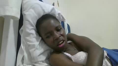 pretty_petite_ebony online show from December 13, 8:15 pm