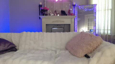 Pretty Sara online show from May 31, 11:28 pm